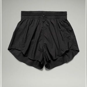 NWT Lululemon Step Out High Rise Short 3" size 4; color: black